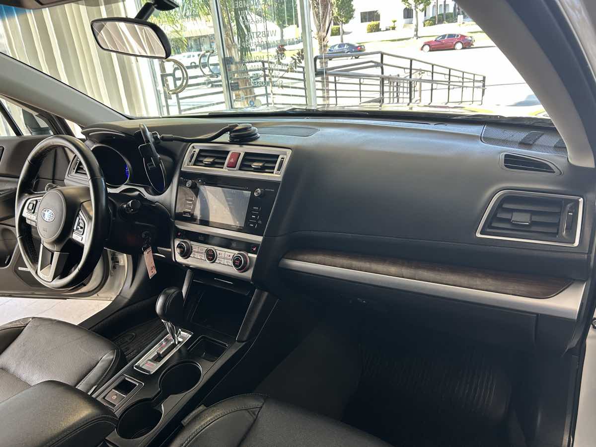 2016 Subaru Outback 3.6R Limited photo 46