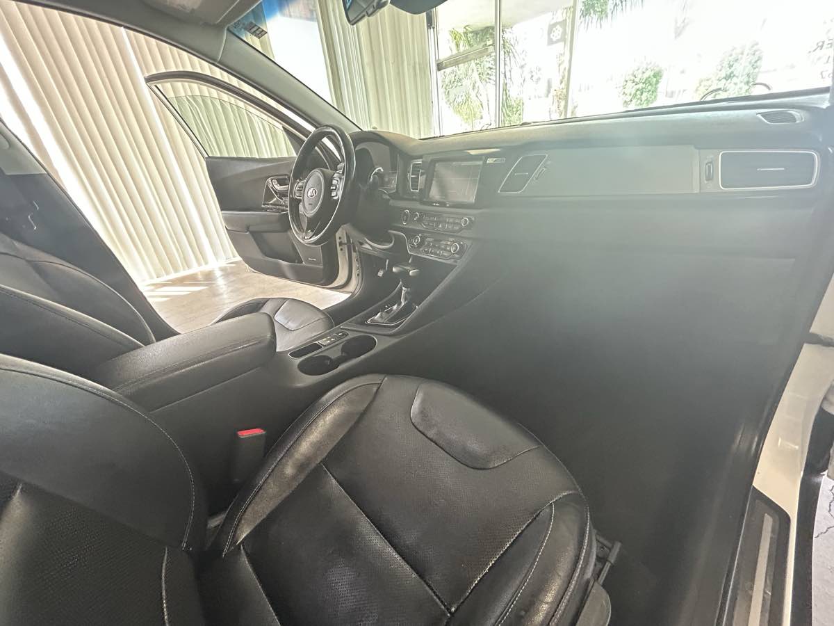 2018 Kia Niro EX Premium photo 48