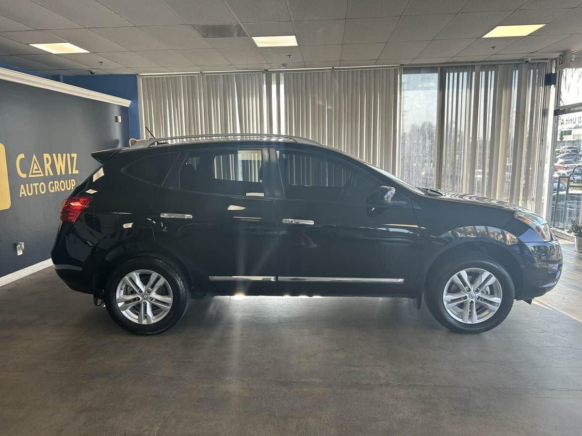 2013 Nissan Rogue SV photo 5