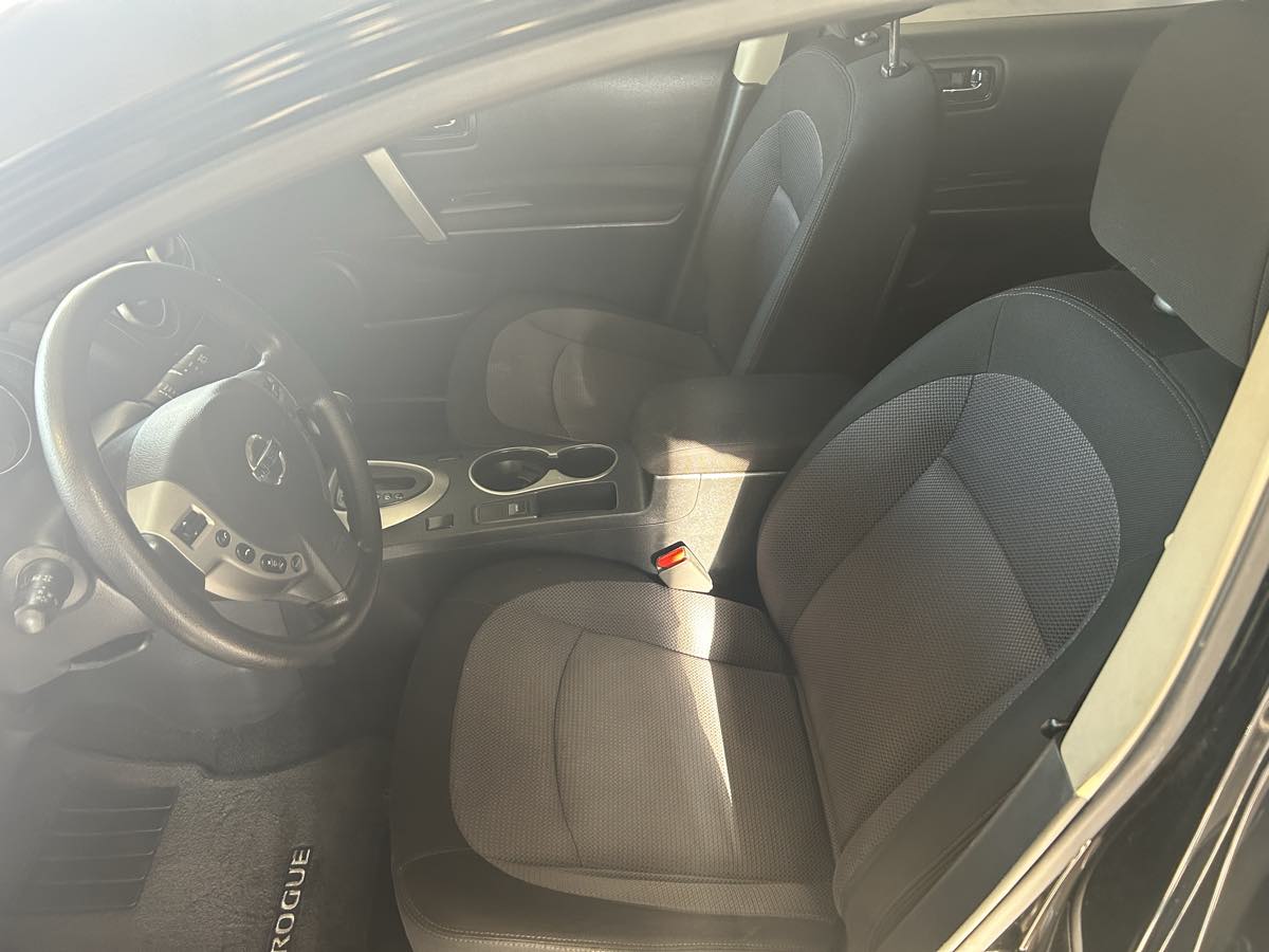 2013 Nissan Rogue SV photo 11