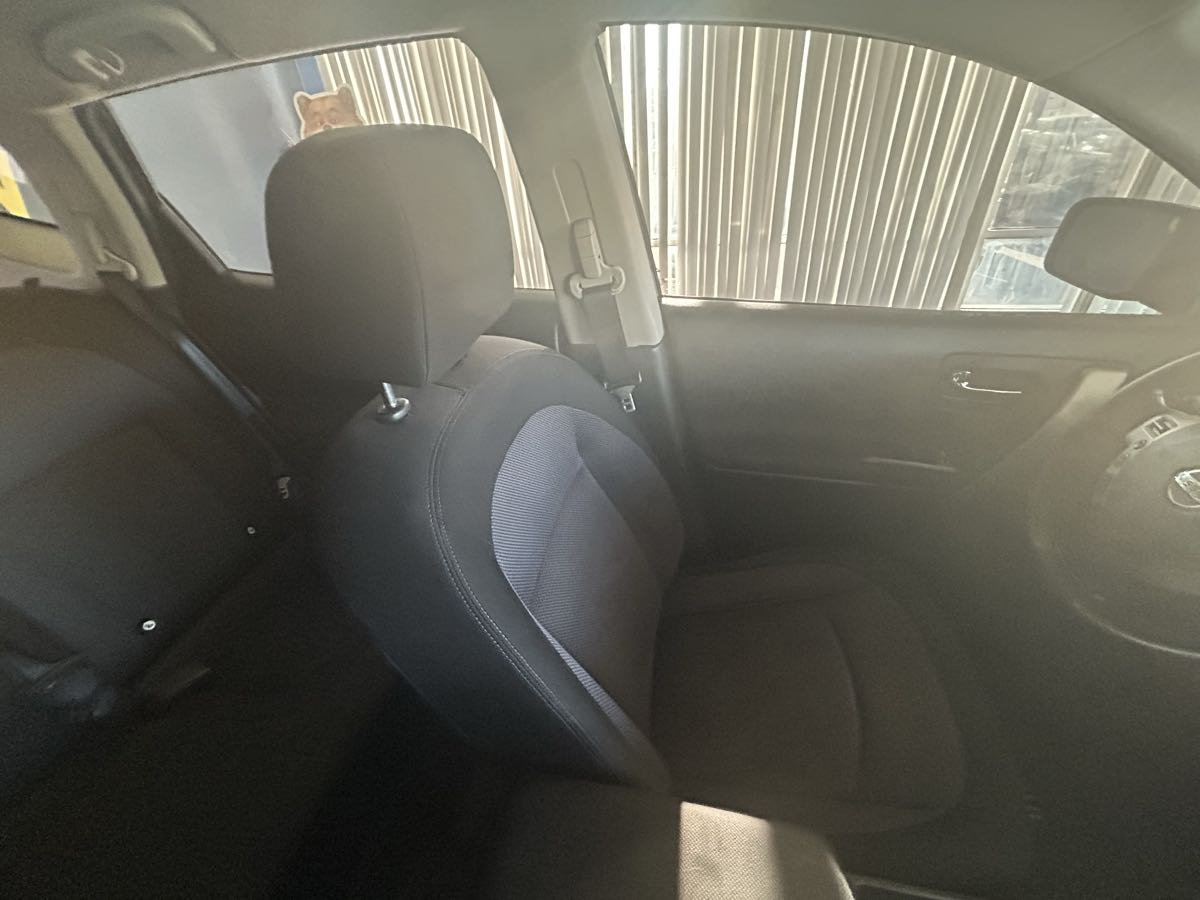 2013 Nissan Rogue SV photo 22