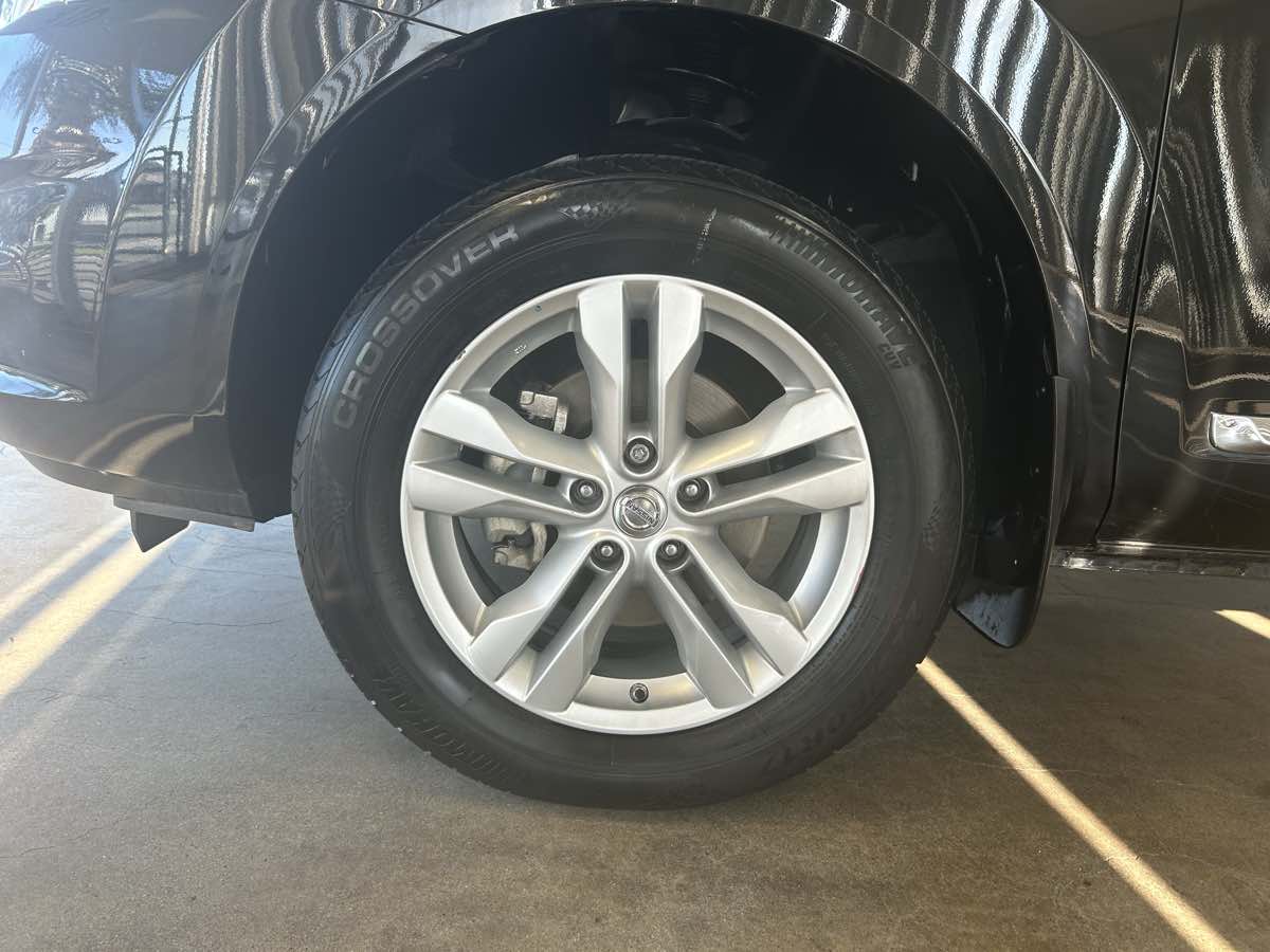 2013 Nissan Rogue SV photo 28