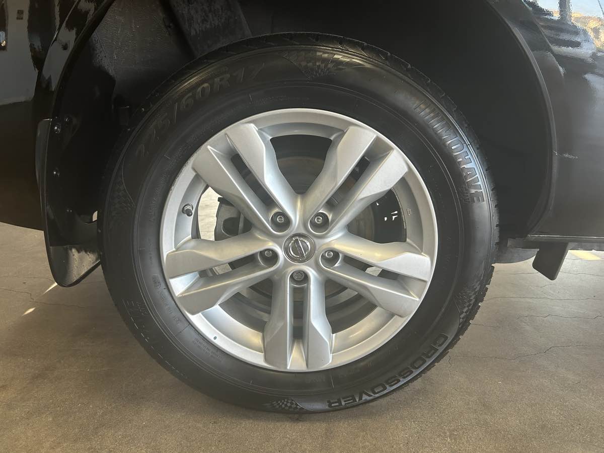 2013 Nissan Rogue SV photo 30