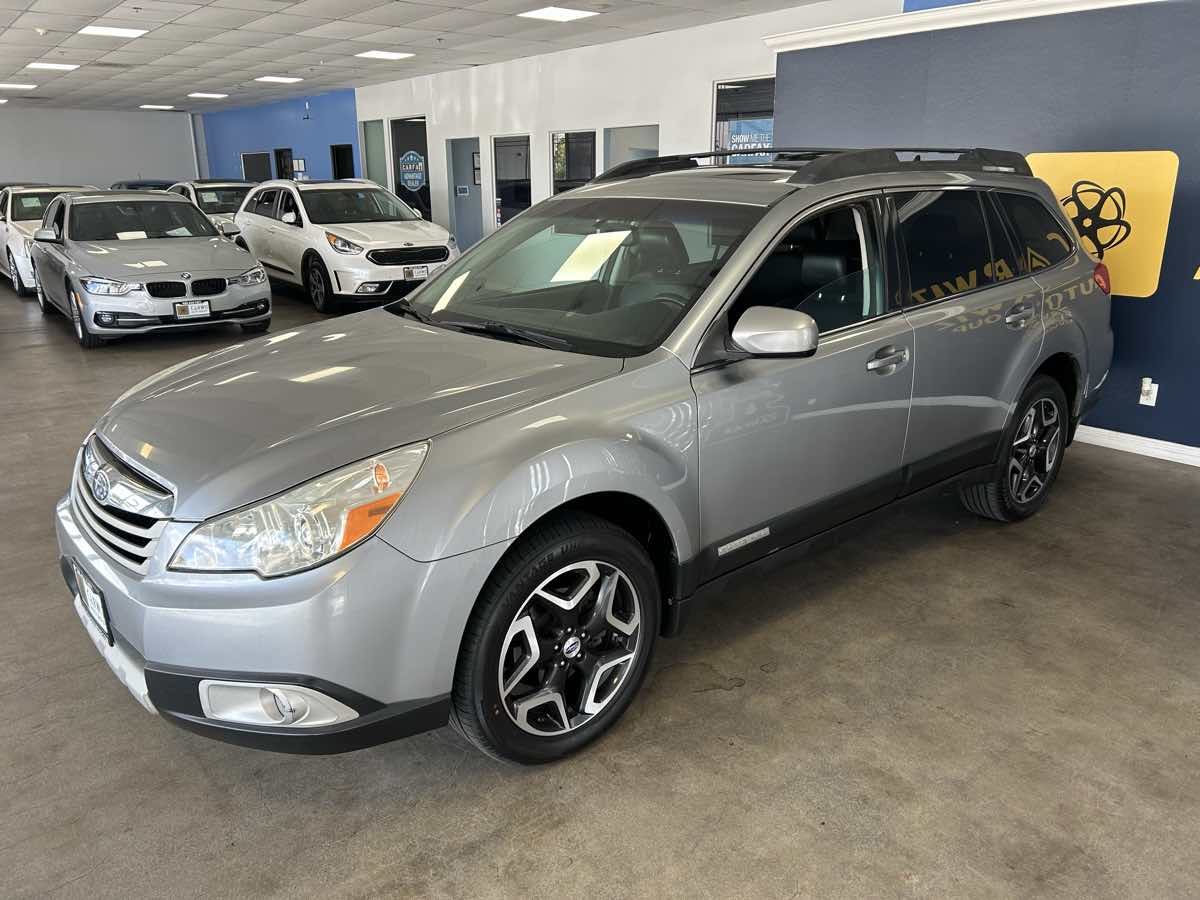 2011 Subaru Outback 2.5i Limited photo 5