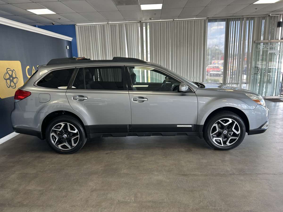 2011 Subaru Outback 2.5i Limited photo 6