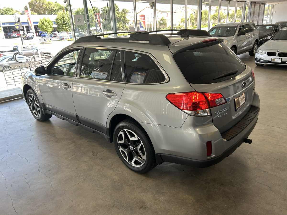 2011 Subaru Outback 2.5i Limited photo 14