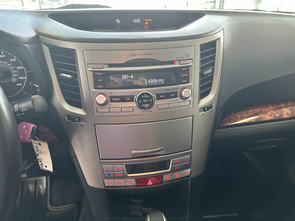 2011 Subaru Outback 2.5i Limited photo 25