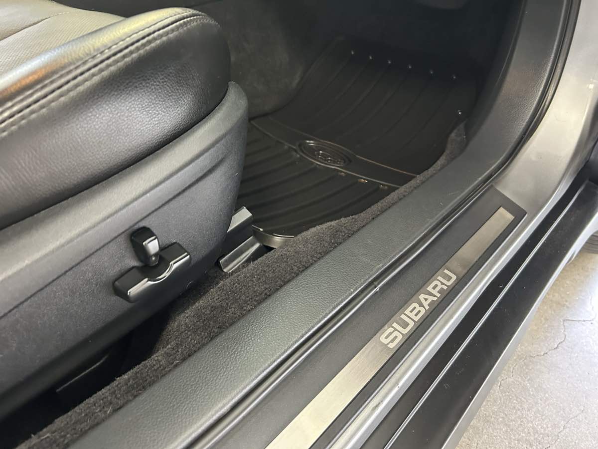 2011 Subaru Outback 2.5i Limited photo 39