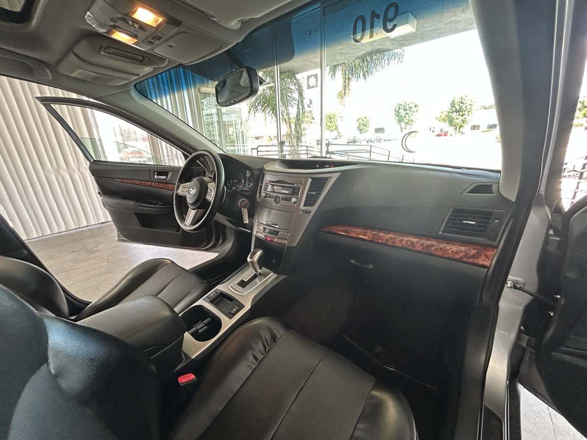2011 Subaru Outback 2.5i Limited photo 42