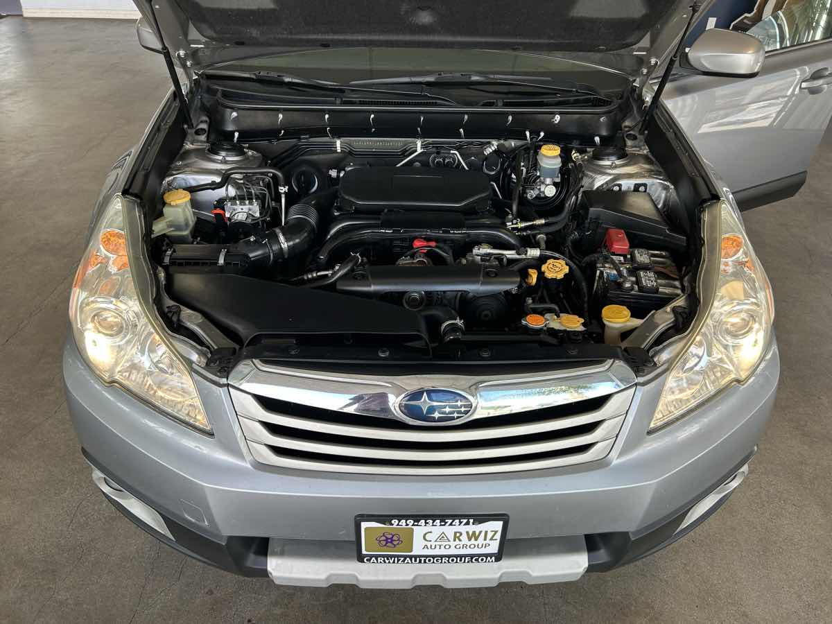 2011 Subaru Outback 2.5i Limited photo 43
