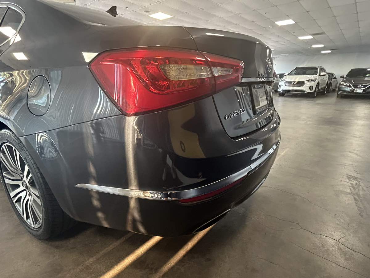 2014 Kia Cadenza Premium photo 6