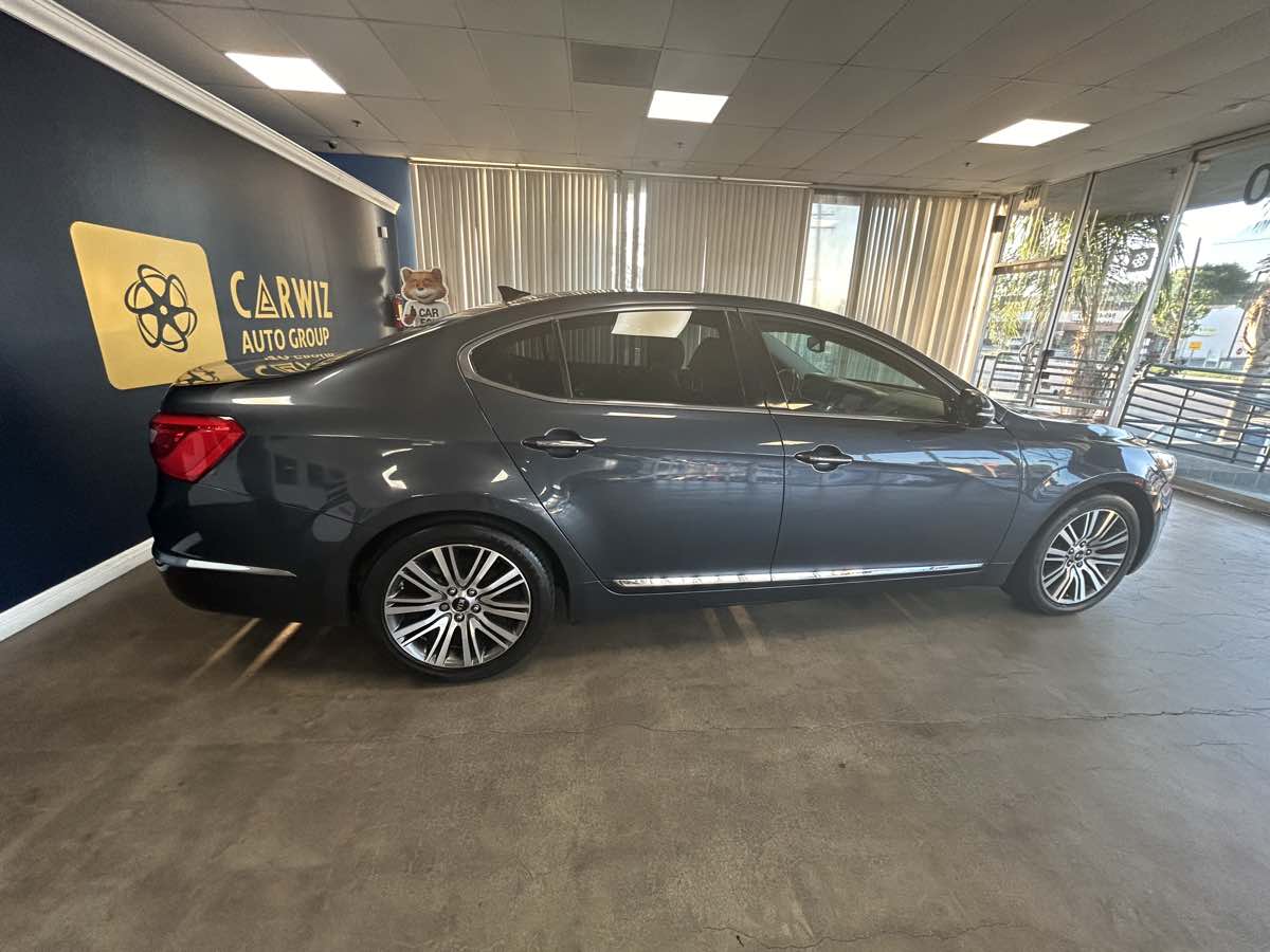 2014 Kia Cadenza Premium photo 9