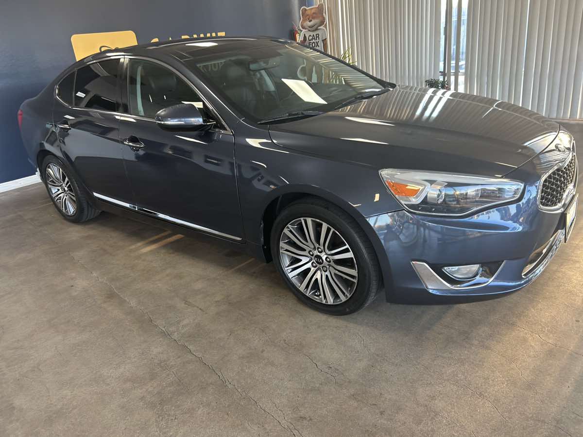 2014 Kia Cadenza Premium photo 10