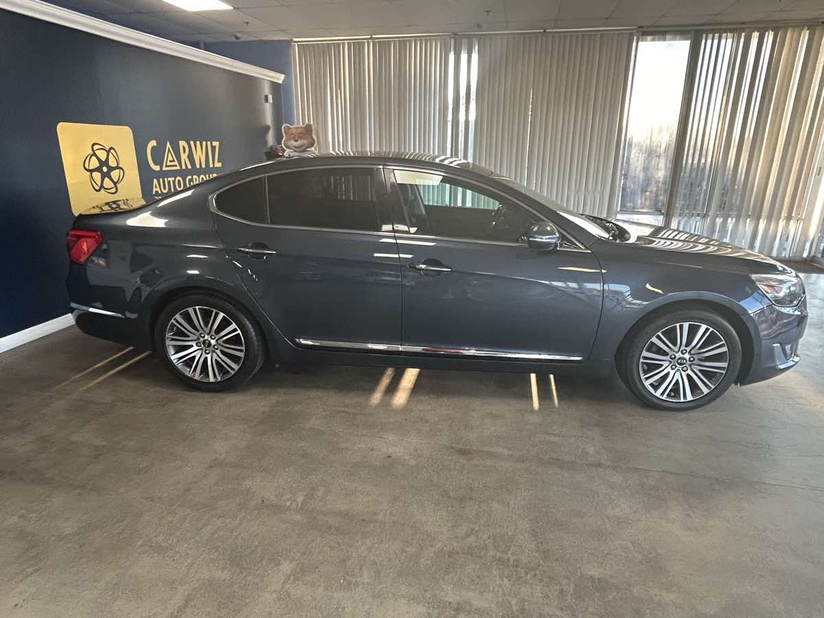 2014 Kia Cadenza Premium photo 12