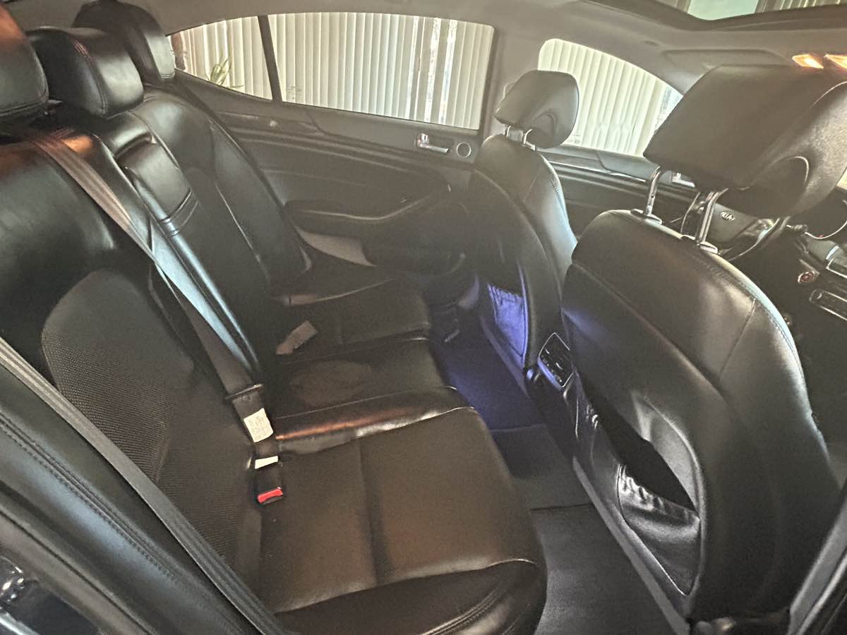 2014 Kia Cadenza Premium photo 15