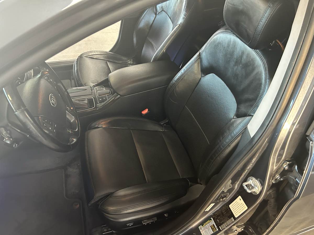 2014 Kia Cadenza Premium photo 22
