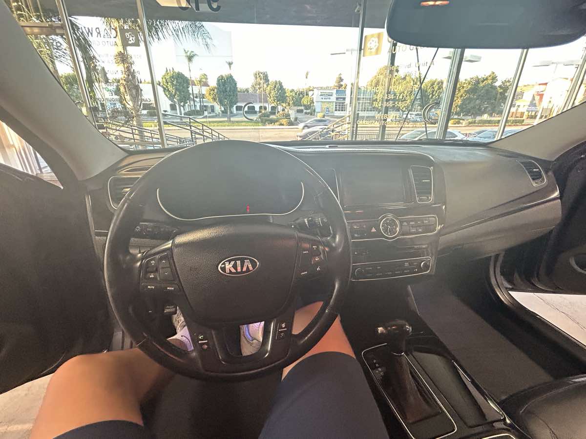 2014 Kia Cadenza Premium photo 23