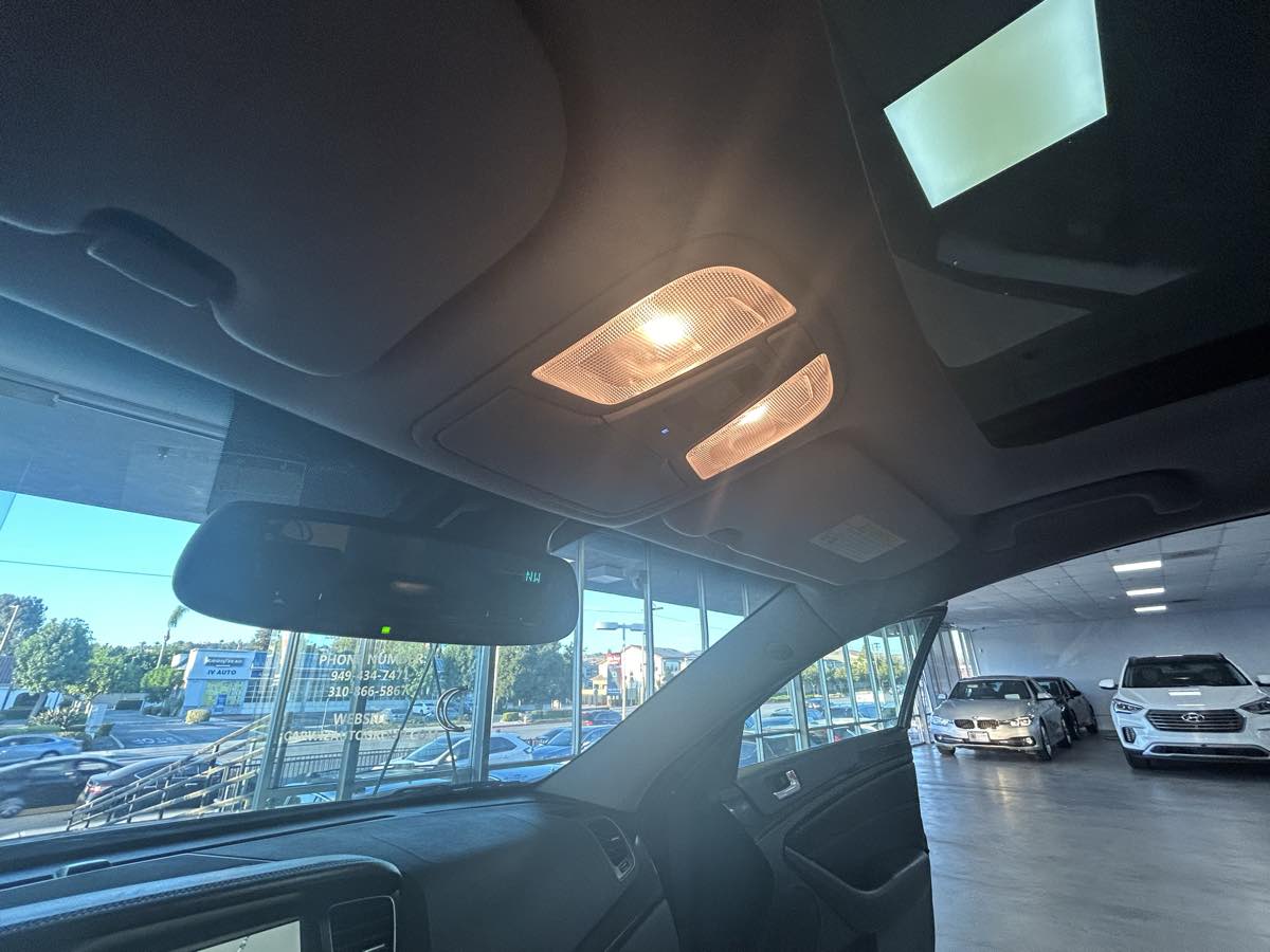 2014 Kia Cadenza Premium photo 26