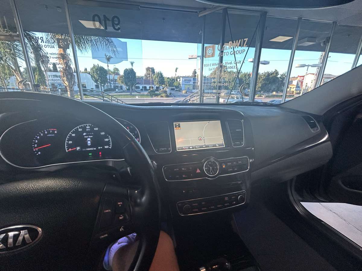2014 Kia Cadenza Premium photo 27