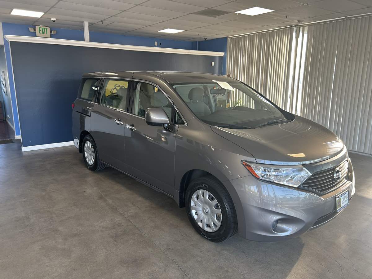 2015 Nissan Quest S photo 3