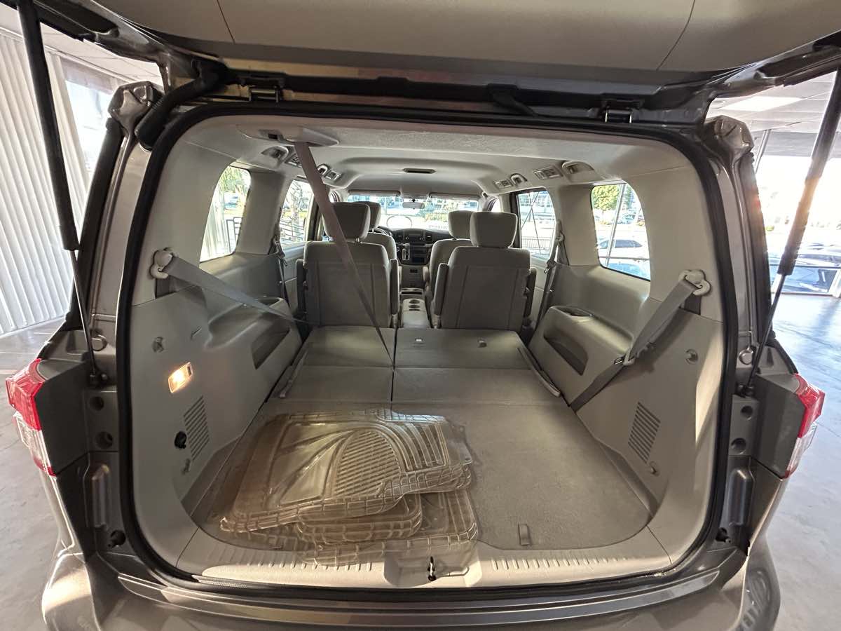 2015 Nissan Quest S photo 7