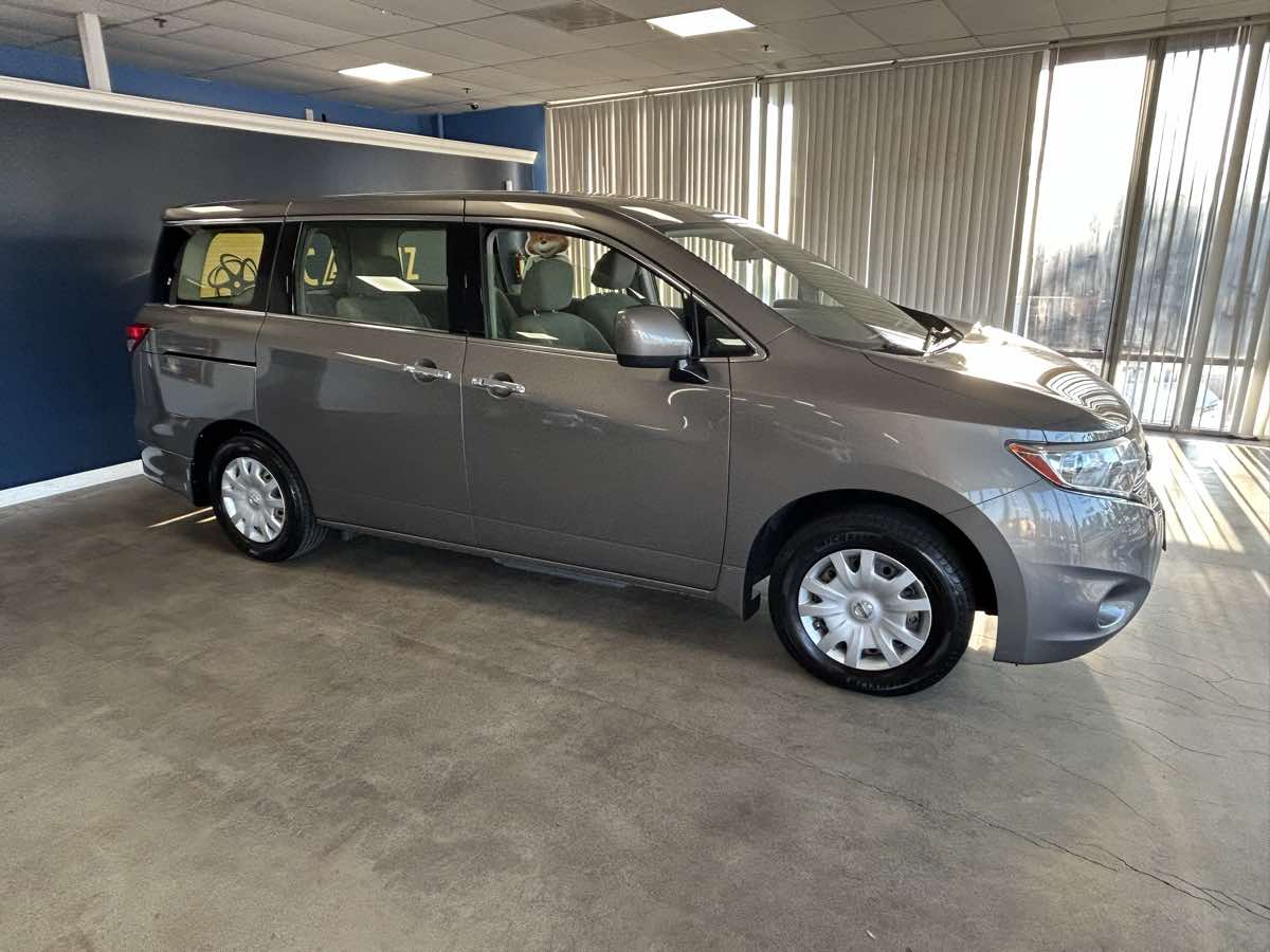 2015 Nissan Quest S photo 13