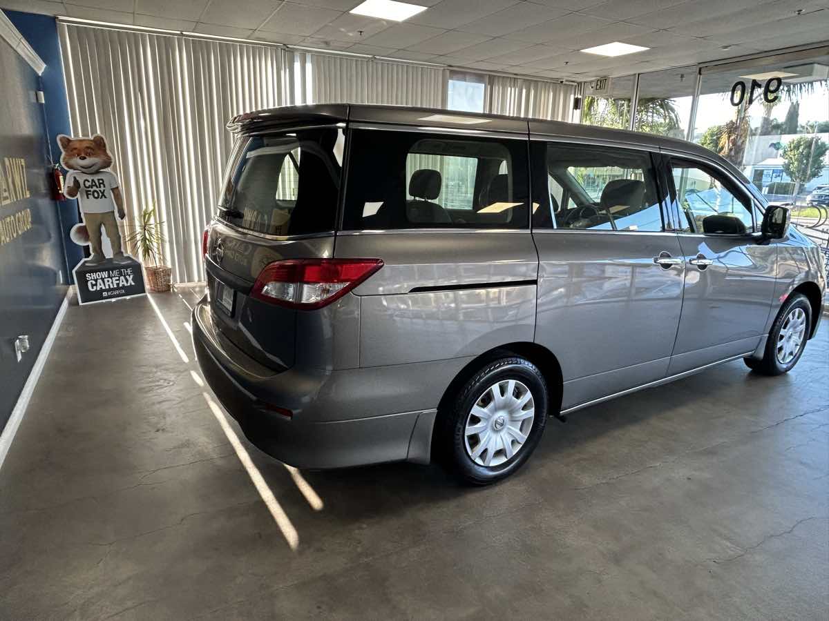 2015 Nissan Quest S photo 14