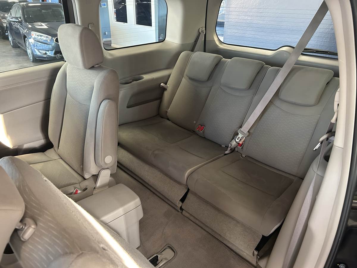 2015 Nissan Quest S photo 19