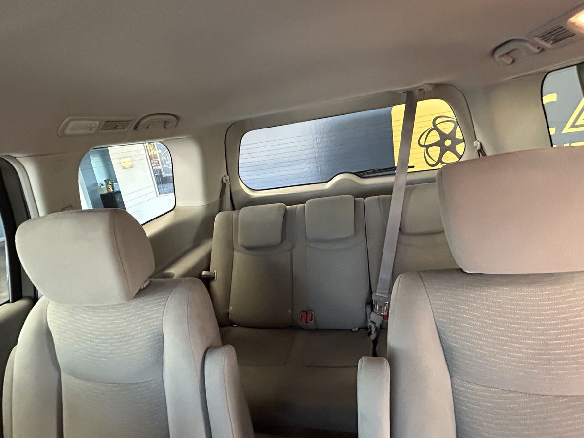 2015 Nissan Quest S photo 24