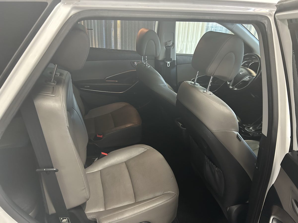 2017 Hyundai Santa Fe Limited Ultimate photo 19