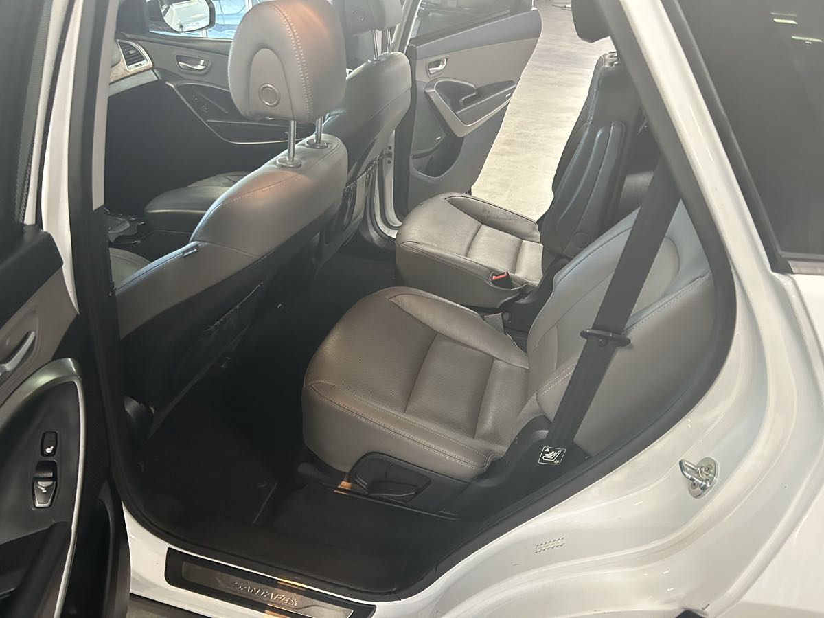 2017 Hyundai Santa Fe Limited Ultimate photo 20