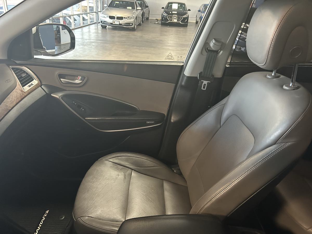 2017 Hyundai Santa Fe Limited Ultimate photo 27