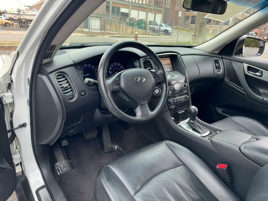 2017 Infiniti QX50 photo 16