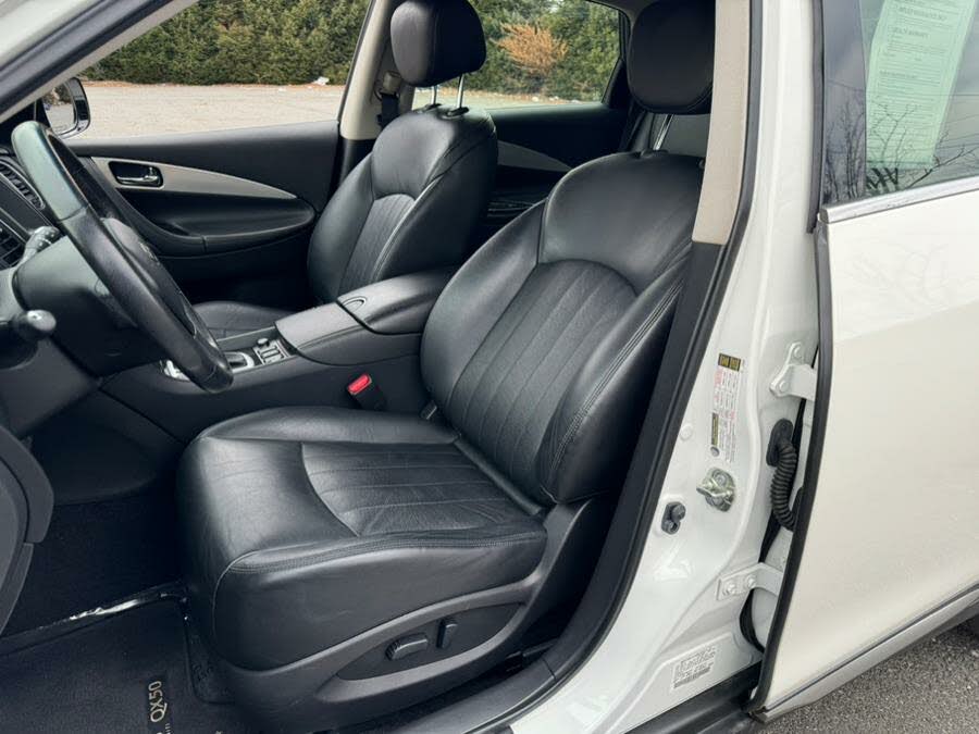2017 Infiniti QX50 photo 17