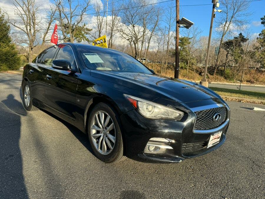 2015 Infiniti Q50 Premium photo 2