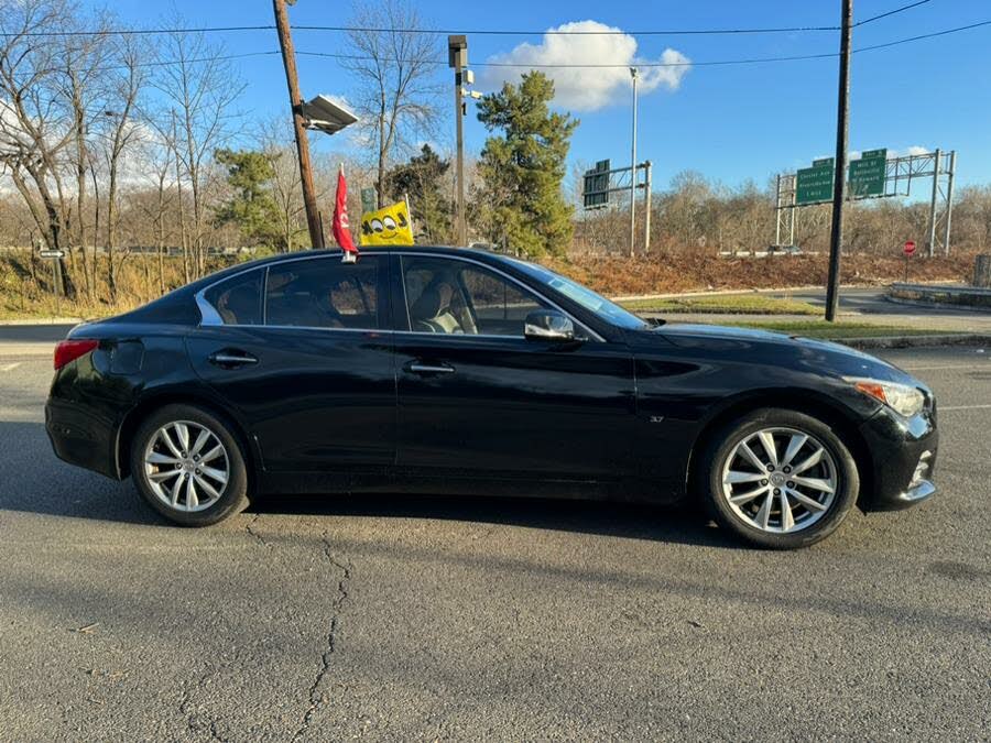 2015 Infiniti Q50 Premium photo 3