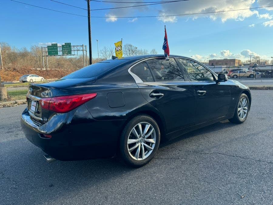 2015 Infiniti Q50 Premium photo 4