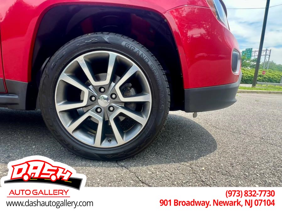 2017 Jeep Compass Sport photo 18