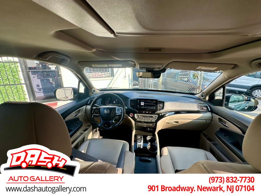 2020 Honda Pilot Touring photo 24