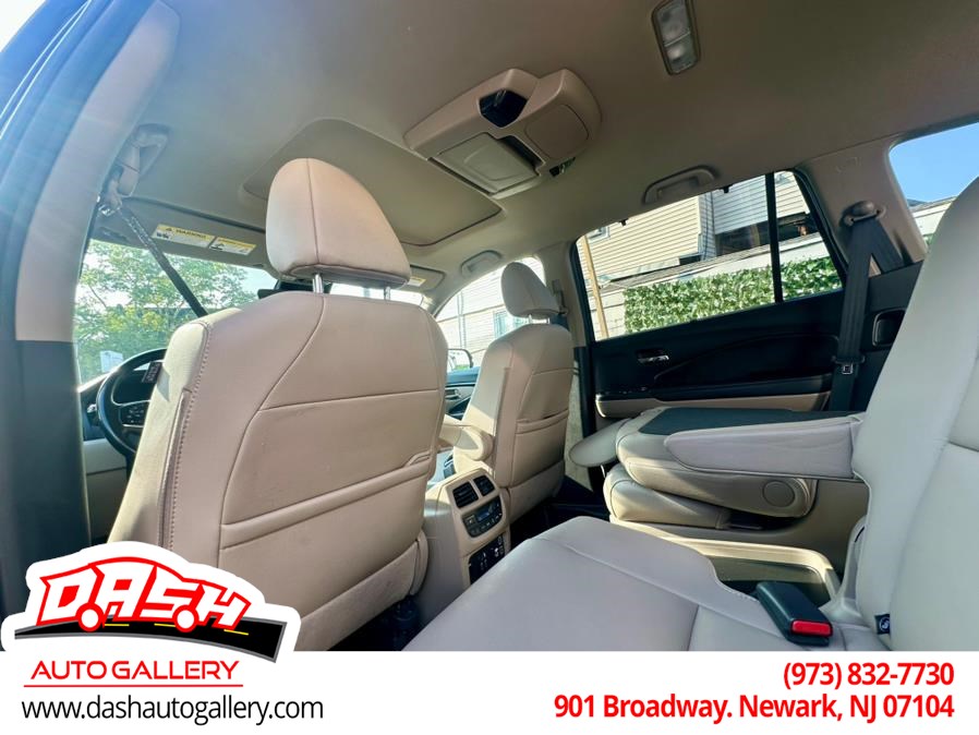 2020 Honda Pilot Touring photo 42