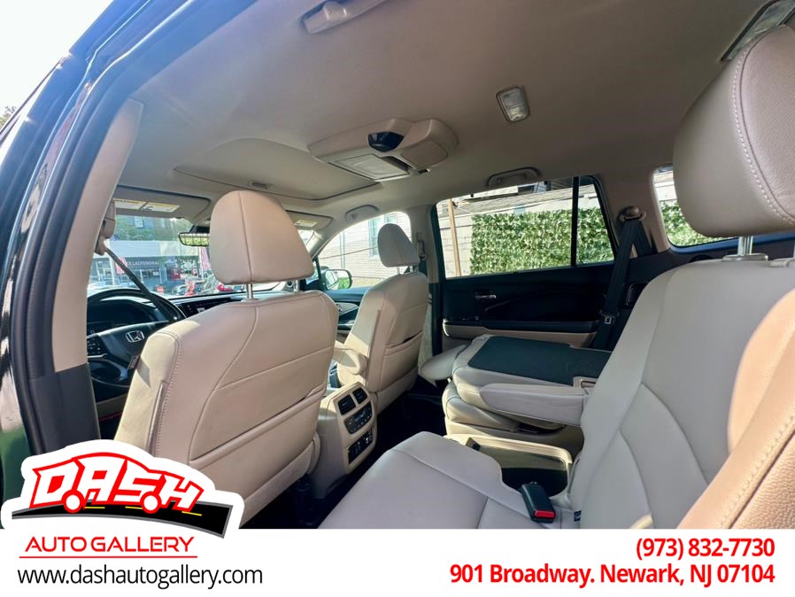 2020 Honda Pilot Touring photo 41