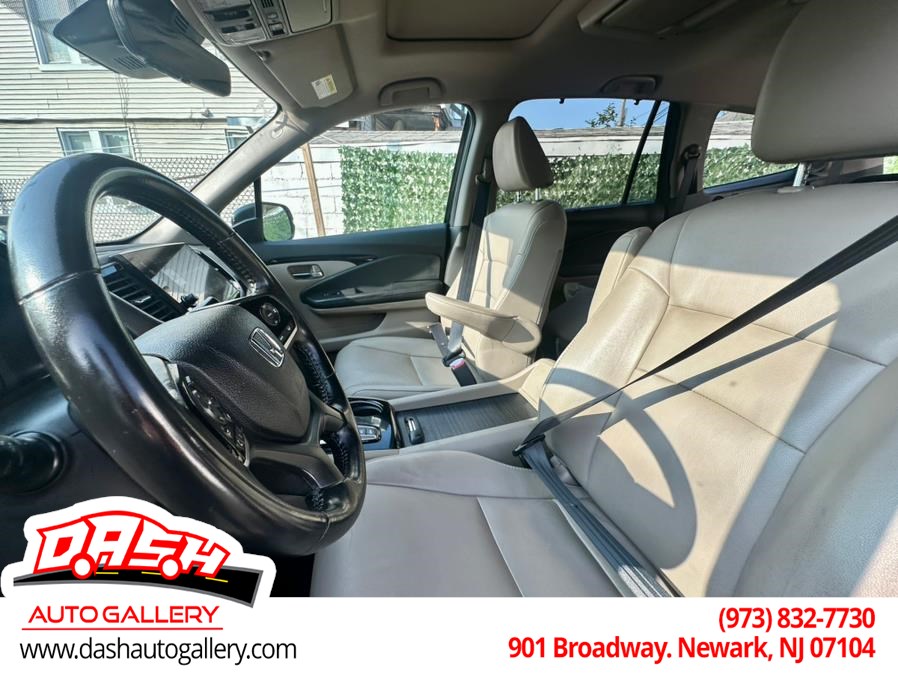 2020 Honda Pilot Touring photo 46