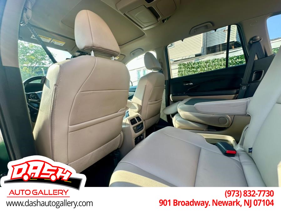2020 Honda Pilot Touring photo 43