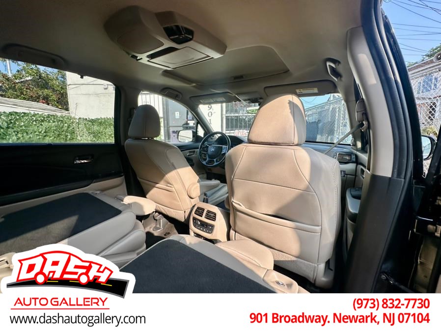 2020 Honda Pilot Touring photo 23