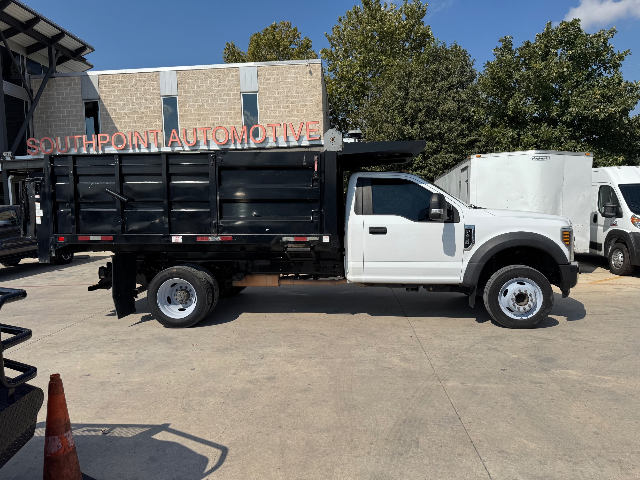 2019 Ford F-450 Super Duty Chassis Cab XL - Photo 8