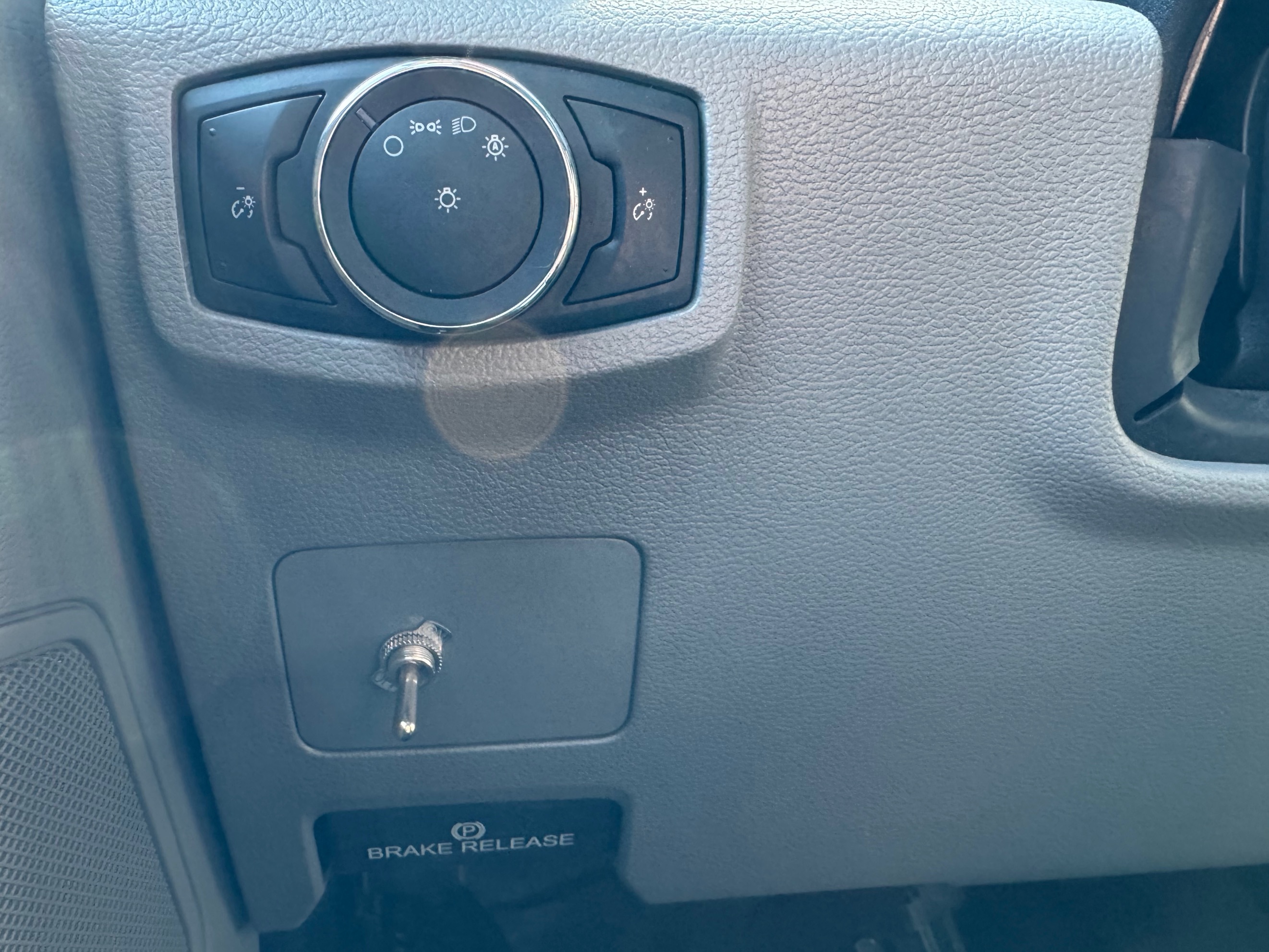 2019 Ford F-450 Super Duty Chassis Cab XL - Photo 17