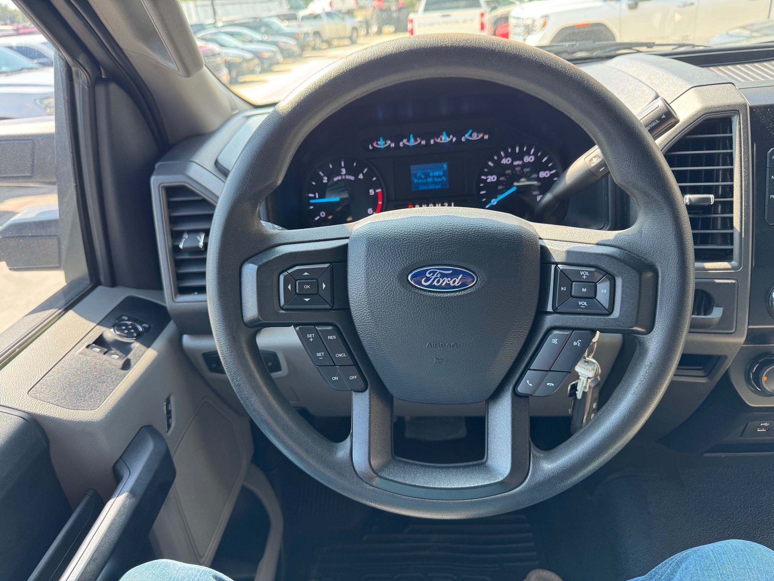 2019 Ford F-450 Super Duty Chassis Cab XL - Photo 19