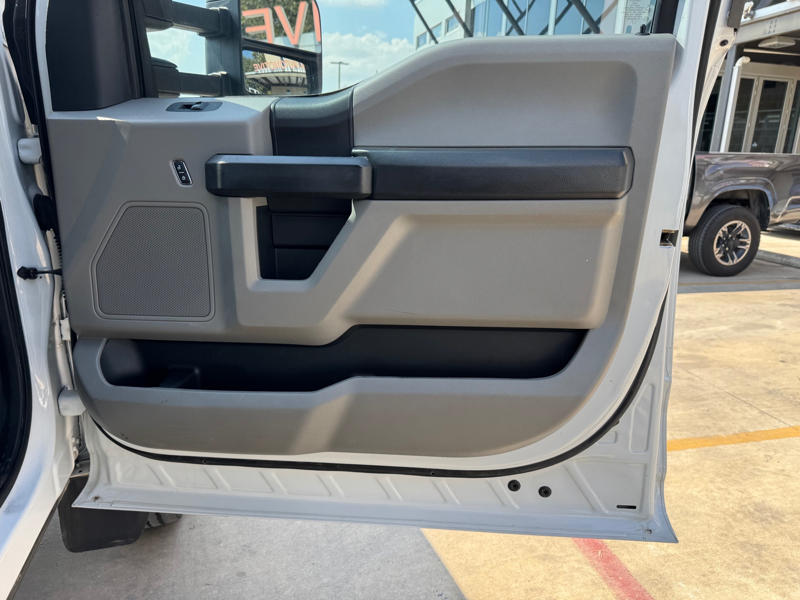 2019 Ford F-450 Super Duty Chassis Cab XL - Photo 23
