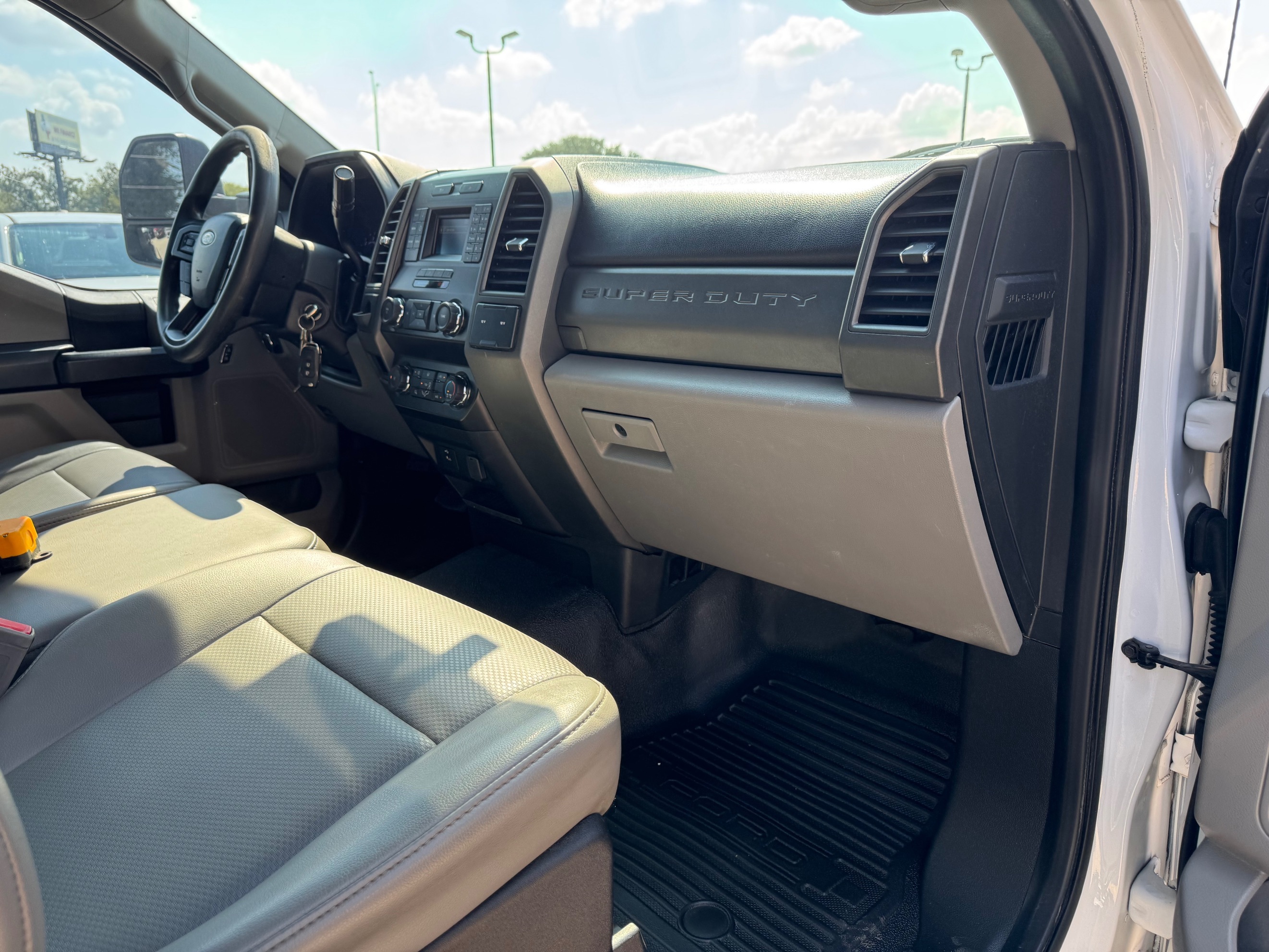 2019 Ford F-450 Super Duty Chassis Cab XL - Photo 24