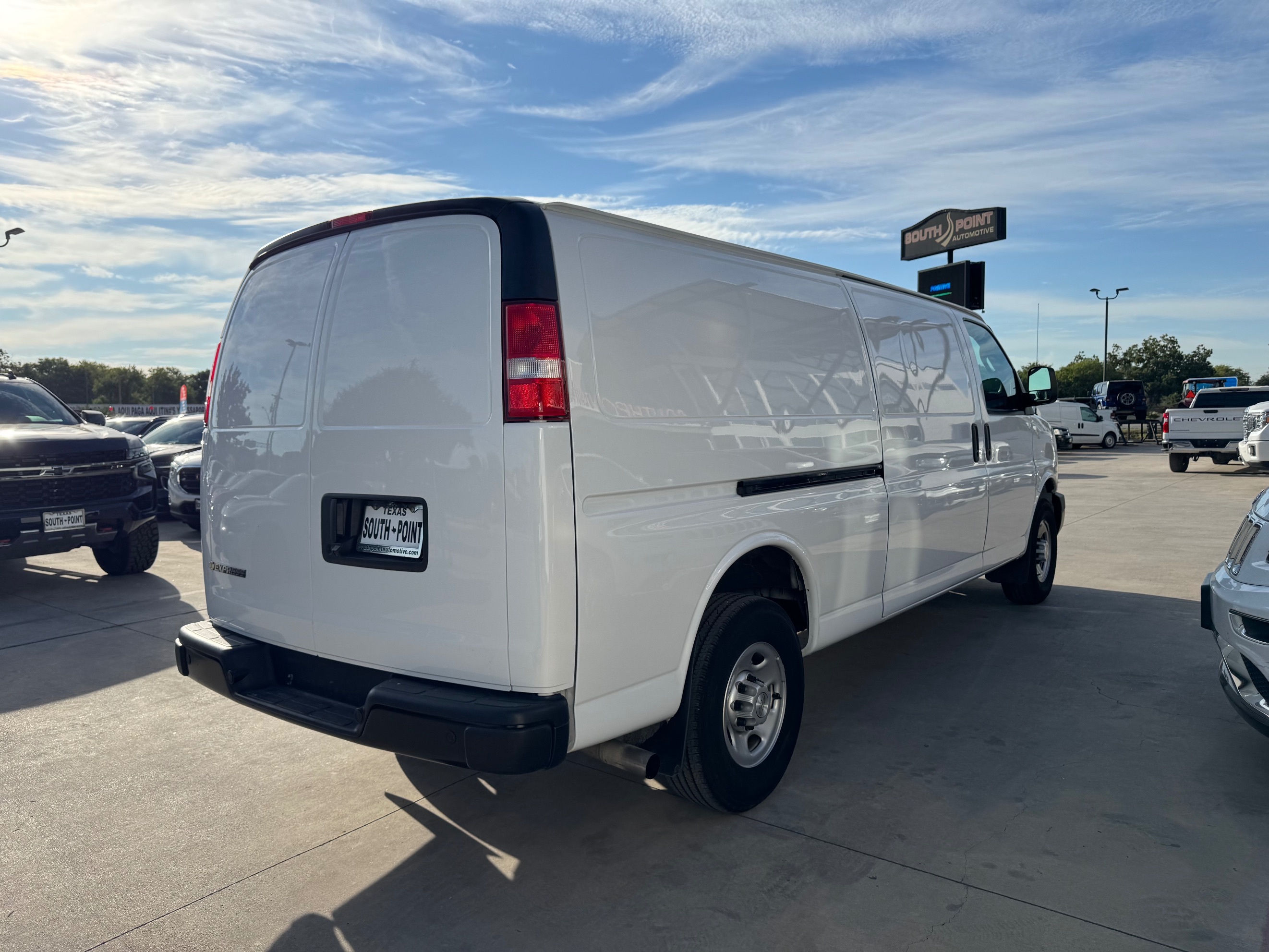 2023 Chevrolet Express Cargo Work Van - Photo 6